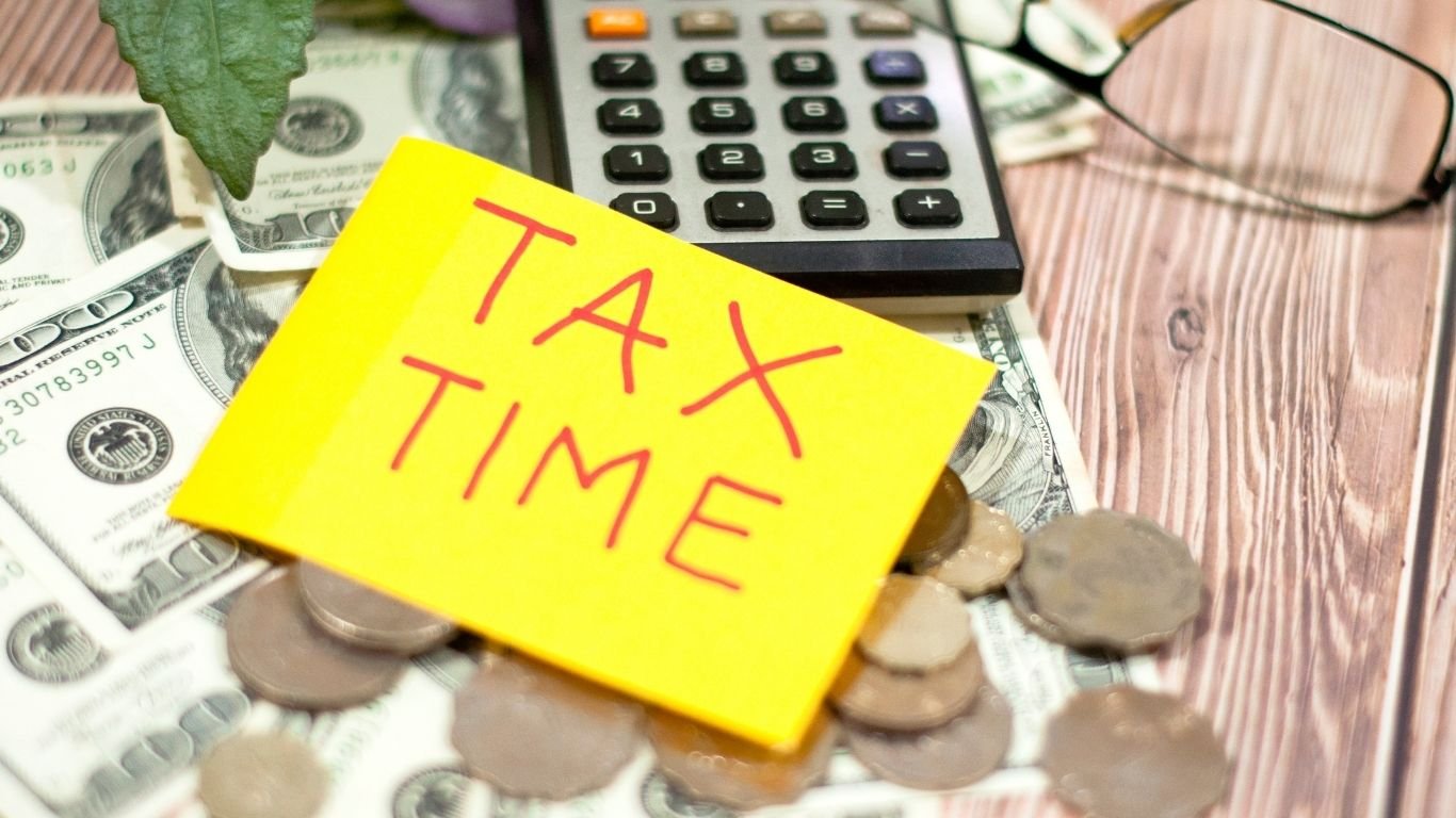 Professional Tax & Return Services for Businesses and Individuals (1)